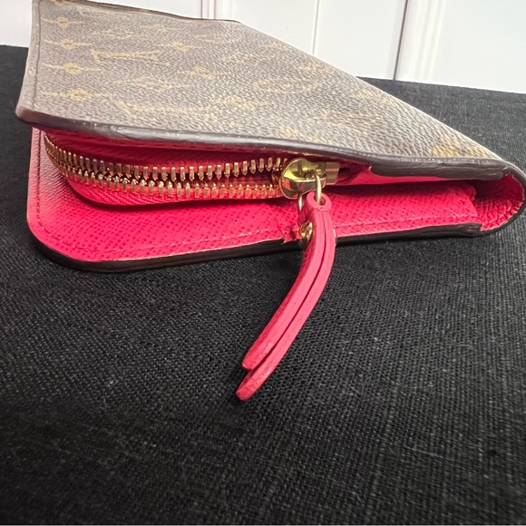 LV Wallet Pre-Owned Excellent Condition - Picture 7 of 8